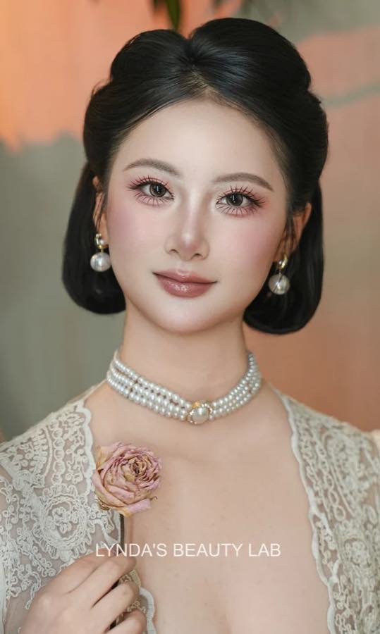 婚礼跟妆造型