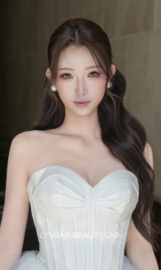 简约白纱新娘造型